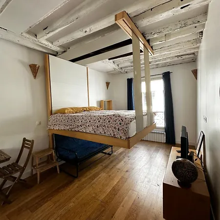 10e Sainte Marthe Canal Saint Martin 23m2